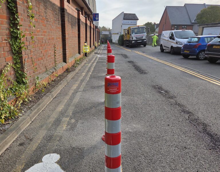 Eoad marking Warlingham Surrey2