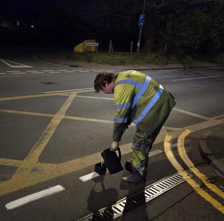 Eoad marking Warlingham Surrey6